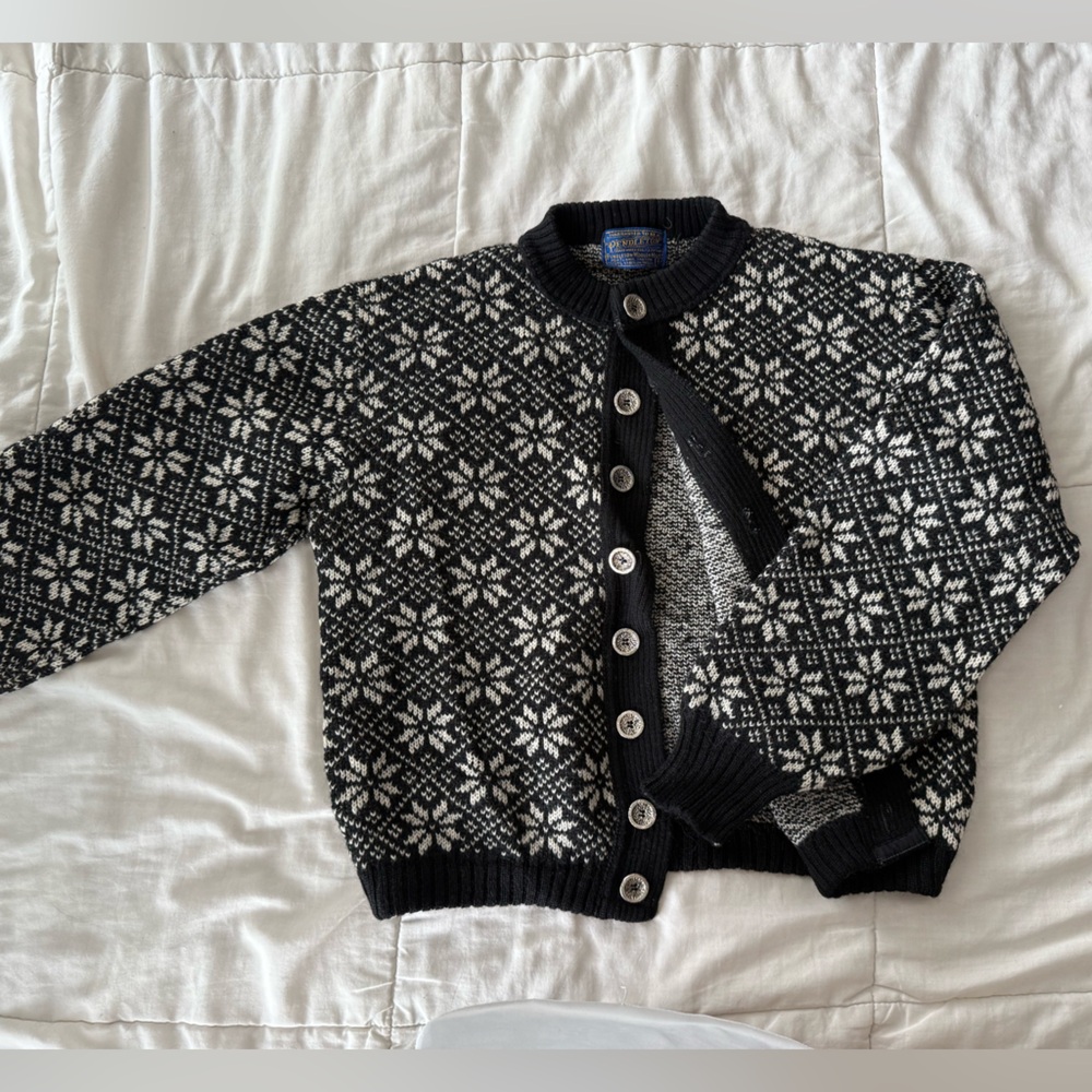 Pendleton Black and White Snowflake Cardigan 100% virgin wool